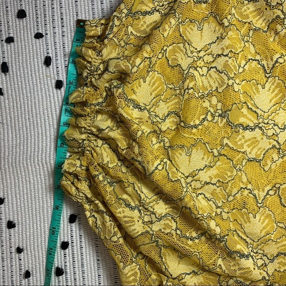 Zara Mustard Yellow Lace Ruffled Crop Blouse - Picture 6 of 7